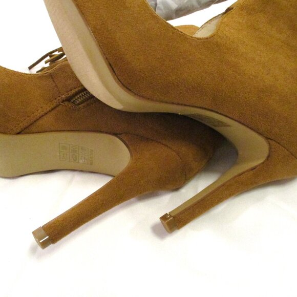 JOURNEE COLLECTION HIGH ANKLE BOOTIES – NWT 7.5 - Picture 5 of 15